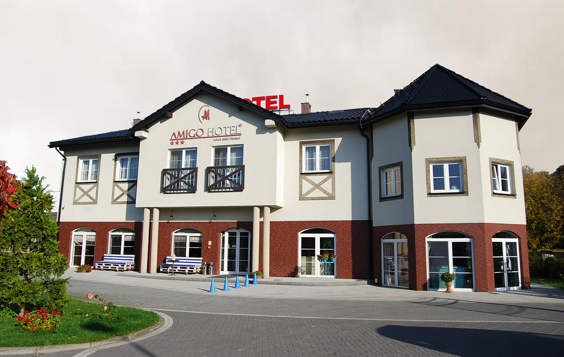 Amigo-hotel-home-1